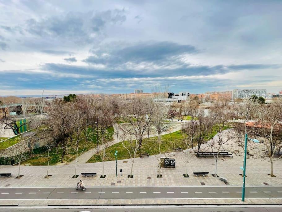 A Orillas Del Pilar Con Parking Zaragoza Exteriér fotografie